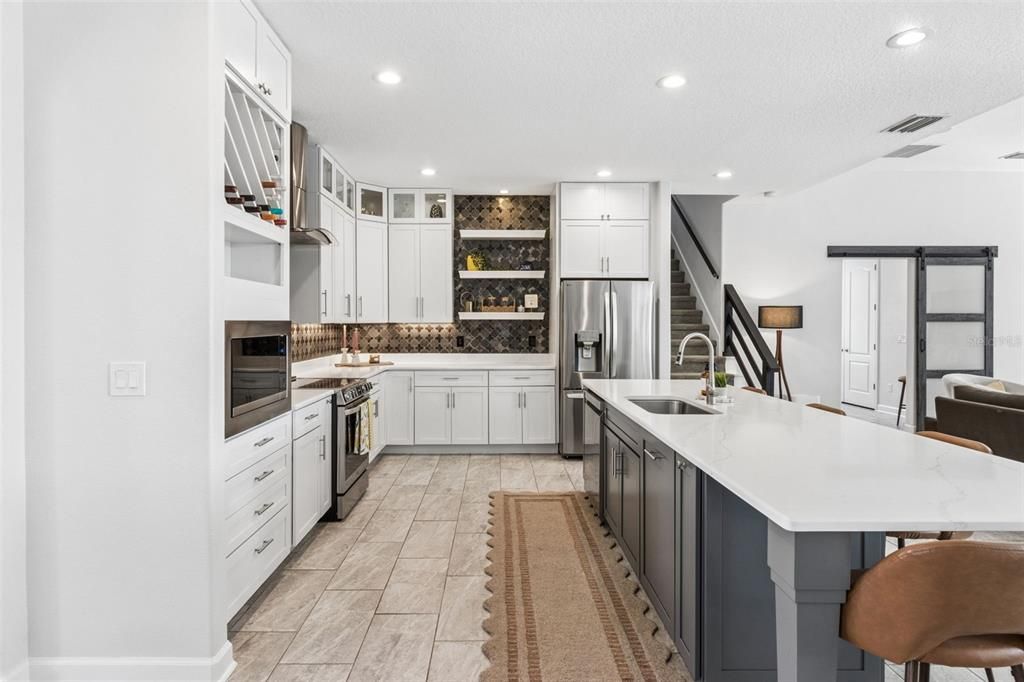 Activo con contrato: $1,125,000 (5 camas, 4 baños, 3768 Pies cuadrados)