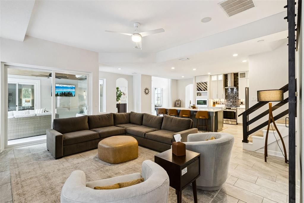 Activo con contrato: $1,125,000 (5 camas, 4 baños, 3768 Pies cuadrados)