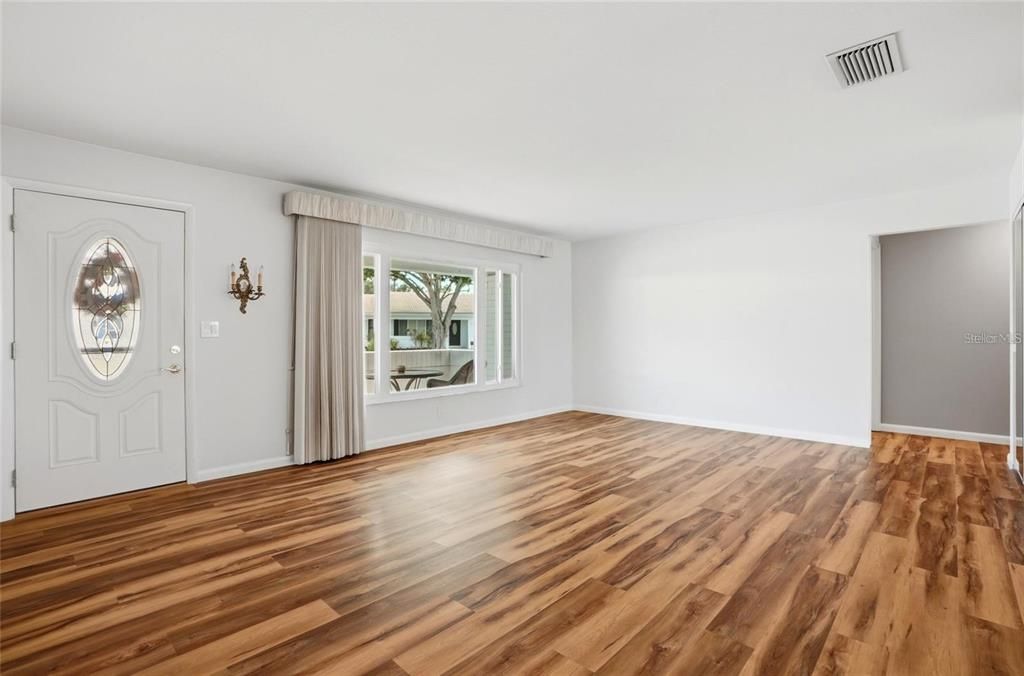 На продажу: $383,000 (2 спален, 2 ванн, 1776 Квадратных фут)