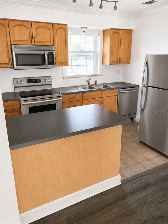 For Rent: $995 (1 beds, 1 baths, 624 Square Feet)