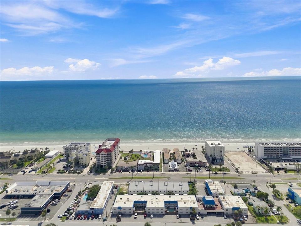 For Sale: $674,500 (2 beds, 2 baths, 971 Square Feet)