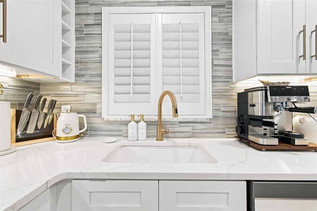 For Sale: $674,500 (2 beds, 2 baths, 971 Square Feet)