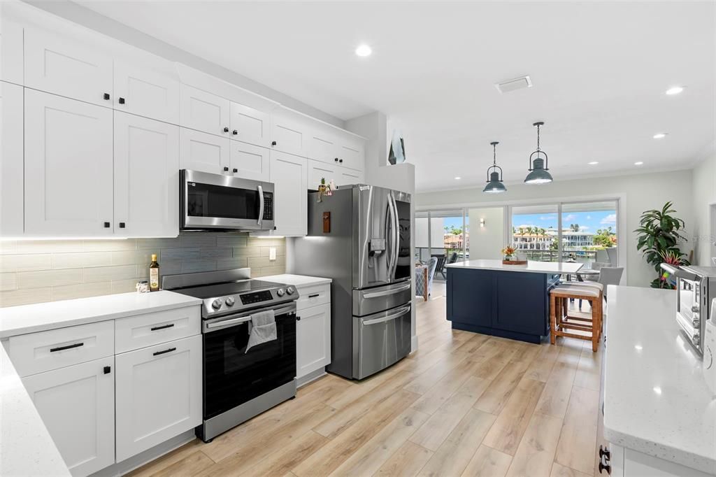 En Venta: $1,450,000 (3 camas, 3 baños, 2100 Pies cuadrados)