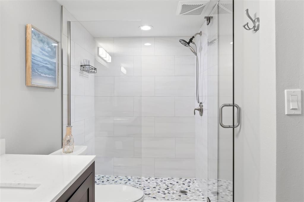 En Venta: $1,450,000 (3 camas, 3 baños, 2100 Pies cuadrados)