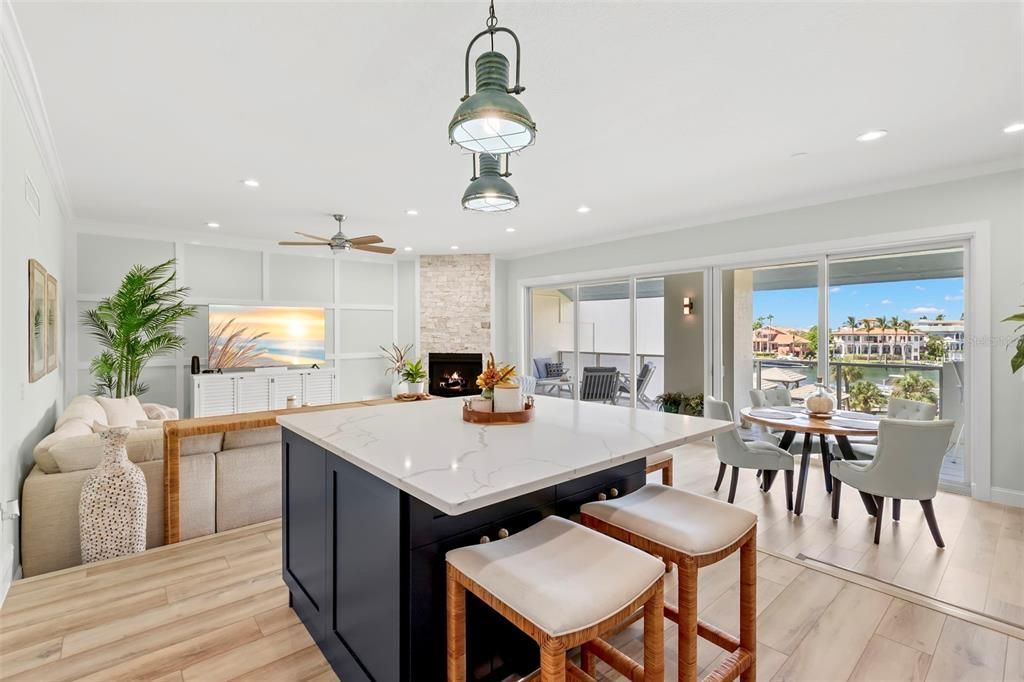 En Venta: $1,450,000 (3 camas, 3 baños, 2100 Pies cuadrados)