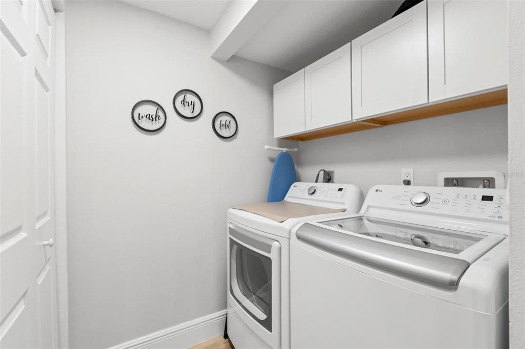 En Venta: $1,450,000 (3 camas, 3 baños, 2100 Pies cuadrados)