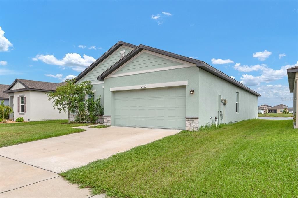 For Sale: $335,000 (4 beds, 2 baths, 1926 Square Feet)