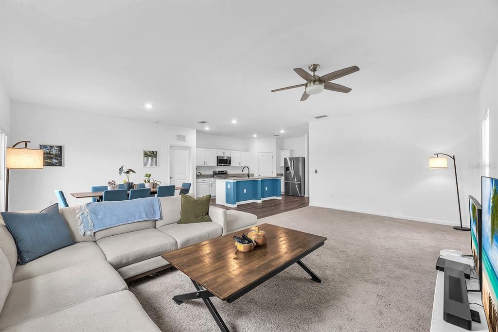 For Sale: $335,000 (4 beds, 2 baths, 1926 Square Feet)