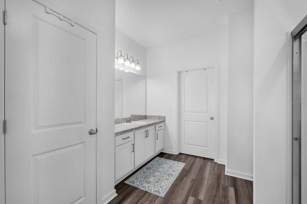 For Sale: $335,000 (4 beds, 2 baths, 1926 Square Feet)