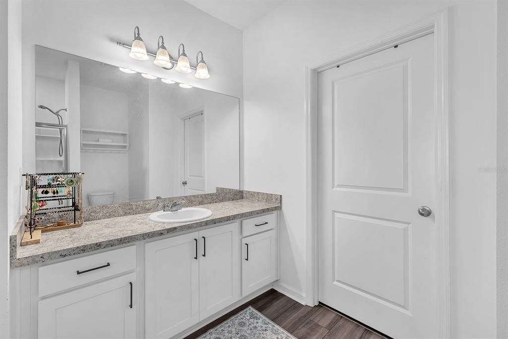 For Sale: $335,000 (4 beds, 2 baths, 1926 Square Feet)