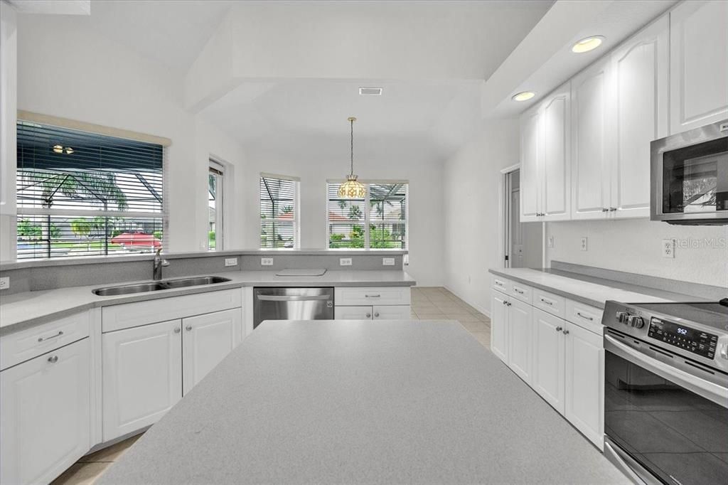 For Sale: $749,000 (3 beds, 2 baths, 2508 Square Feet)