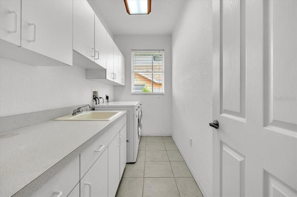 For Sale: $749,000 (3 beds, 2 baths, 2508 Square Feet)