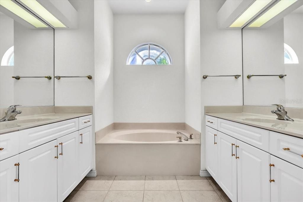 For Sale: $749,000 (3 beds, 2 baths, 2508 Square Feet)