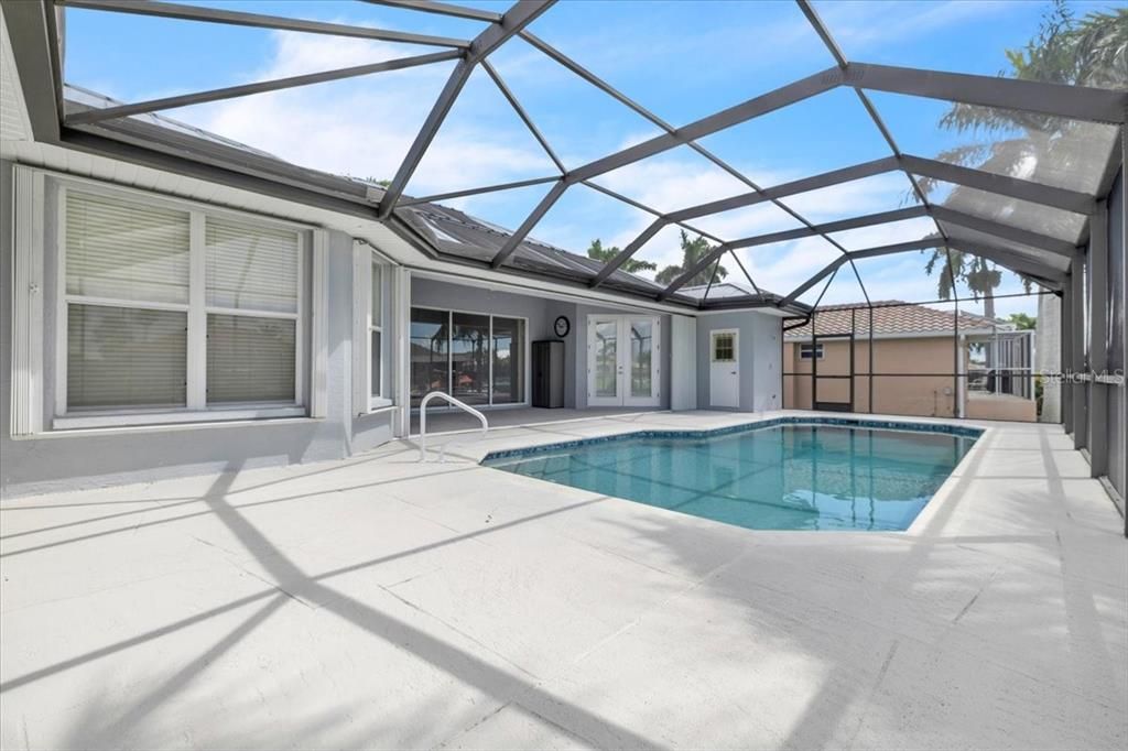 For Sale: $749,000 (3 beds, 2 baths, 2508 Square Feet)