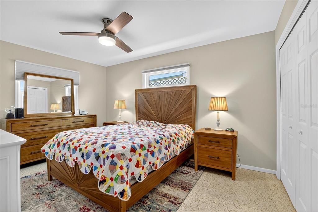 For Sale: $249,900 (2 beds, 2 baths, 1266 Square Feet)
