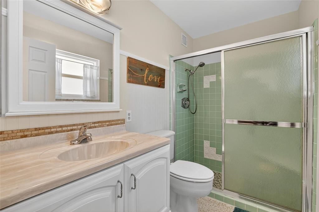 For Sale: $249,900 (2 beds, 2 baths, 1266 Square Feet)