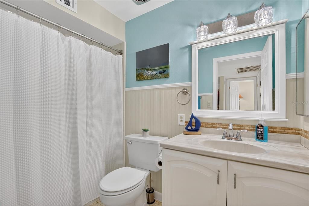 For Sale: $249,900 (2 beds, 2 baths, 1266 Square Feet)
