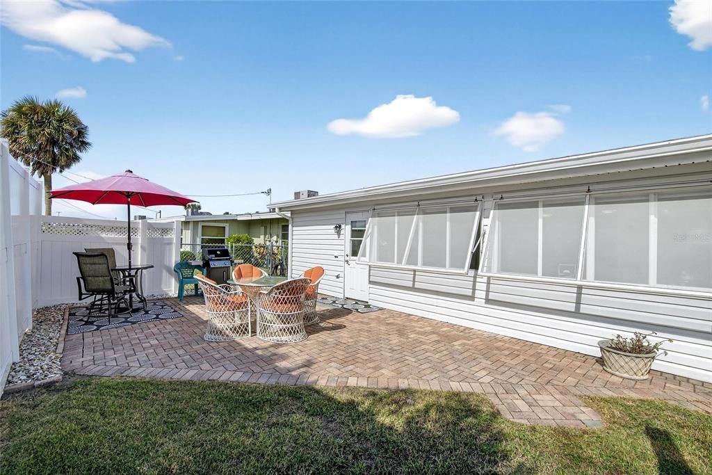 For Sale: $249,900 (2 beds, 2 baths, 1266 Square Feet)