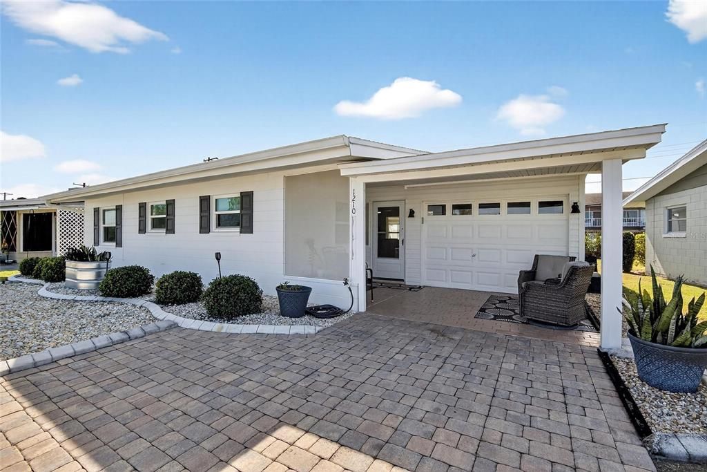 For Sale: $249,900 (2 beds, 2 baths, 1266 Square Feet)
