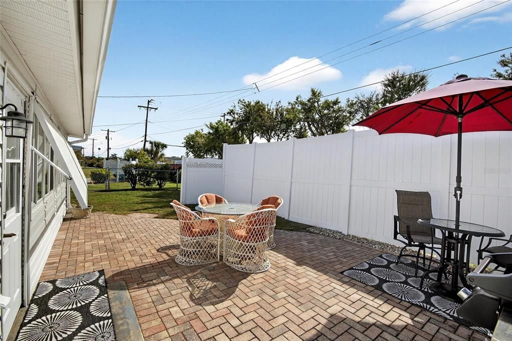 For Sale: $249,900 (2 beds, 2 baths, 1266 Square Feet)