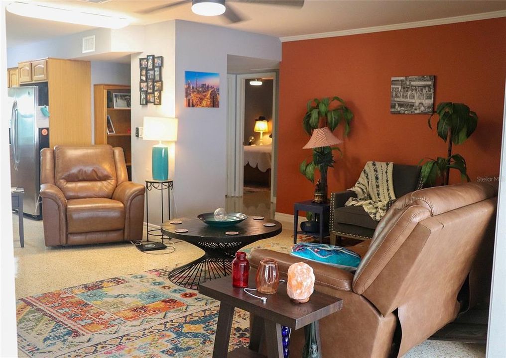 For Sale: $249,900 (2 beds, 2 baths, 1266 Square Feet)