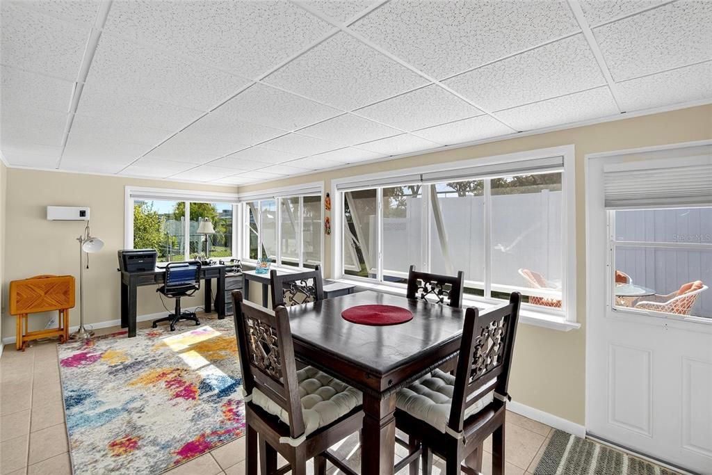 For Sale: $249,900 (2 beds, 2 baths, 1266 Square Feet)