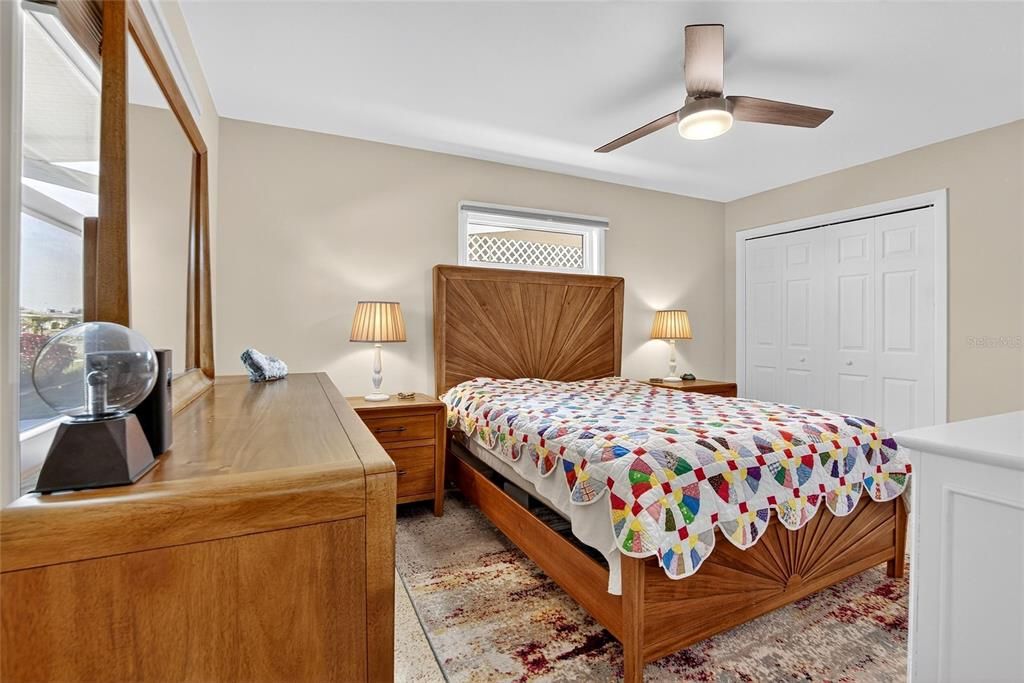 For Sale: $249,900 (2 beds, 2 baths, 1266 Square Feet)