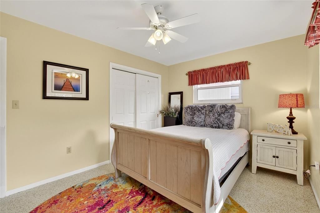 For Sale: $249,900 (2 beds, 2 baths, 1266 Square Feet)