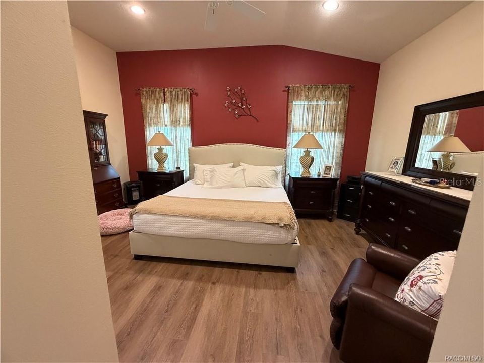 For Sale: $305,000 (3 beds, 2 baths, 1620 Square Feet)