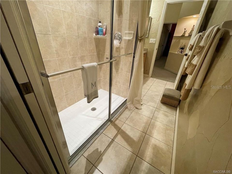 For Sale: $305,000 (3 beds, 2 baths, 1620 Square Feet)