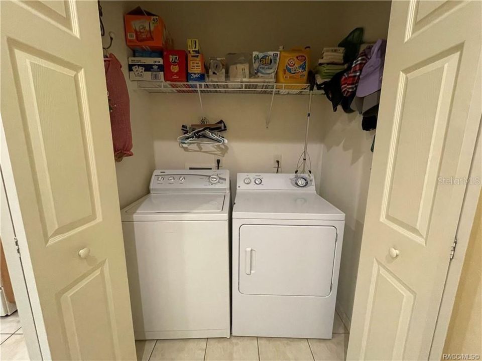 For Sale: $305,000 (3 beds, 2 baths, 1620 Square Feet)