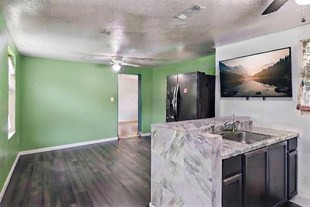 For Sale: $235,000 (4 beds, 2 baths, 1359 Square Feet)
