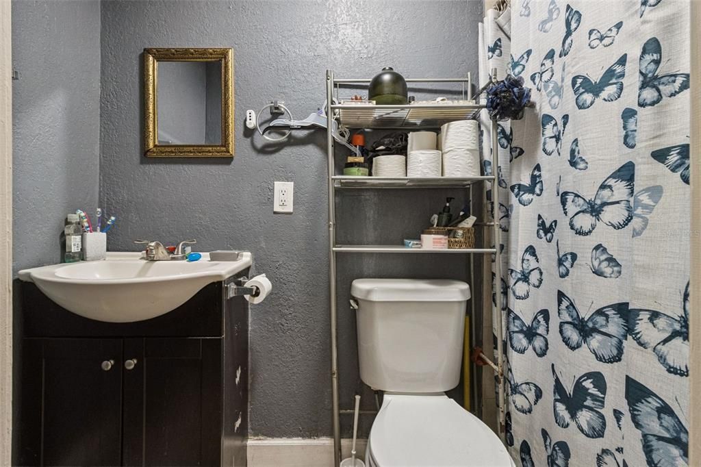 For Sale: $235,000 (4 beds, 2 baths, 1359 Square Feet)