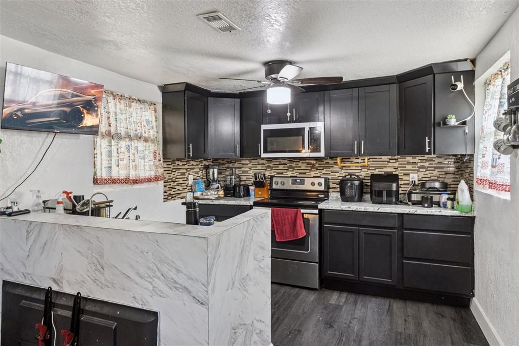 For Sale: $235,000 (4 beds, 2 baths, 1359 Square Feet)