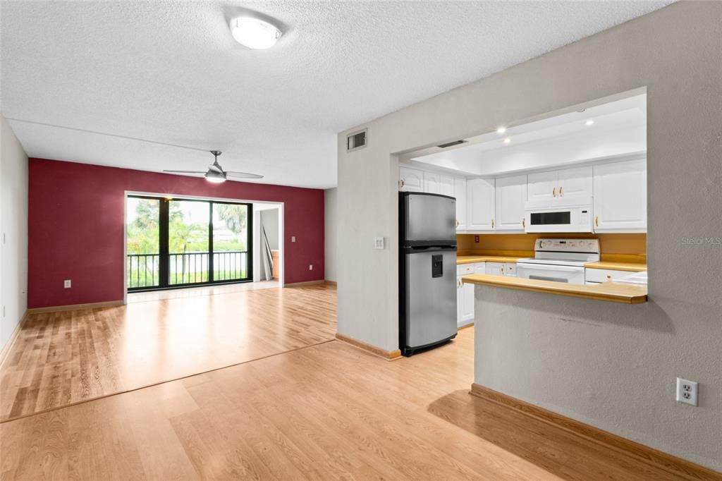На продажу: $399,000 (3 спален, 2 ванн, 1770 Квадратных фут)