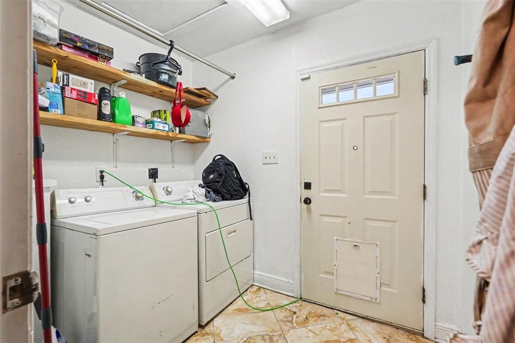 For Sale: $1,100,000 (3 beds, 2 baths, 2964 Square Feet)