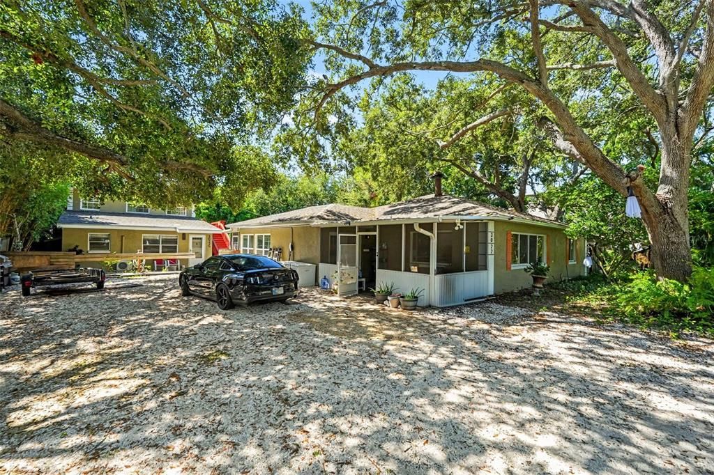 For Sale: $1,100,000 (3 beds, 2 baths, 2964 Square Feet)