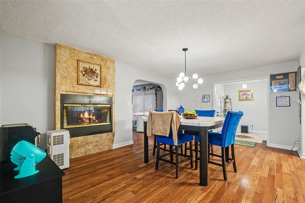 For Sale: $1,100,000 (3 beds, 2 baths, 2964 Square Feet)