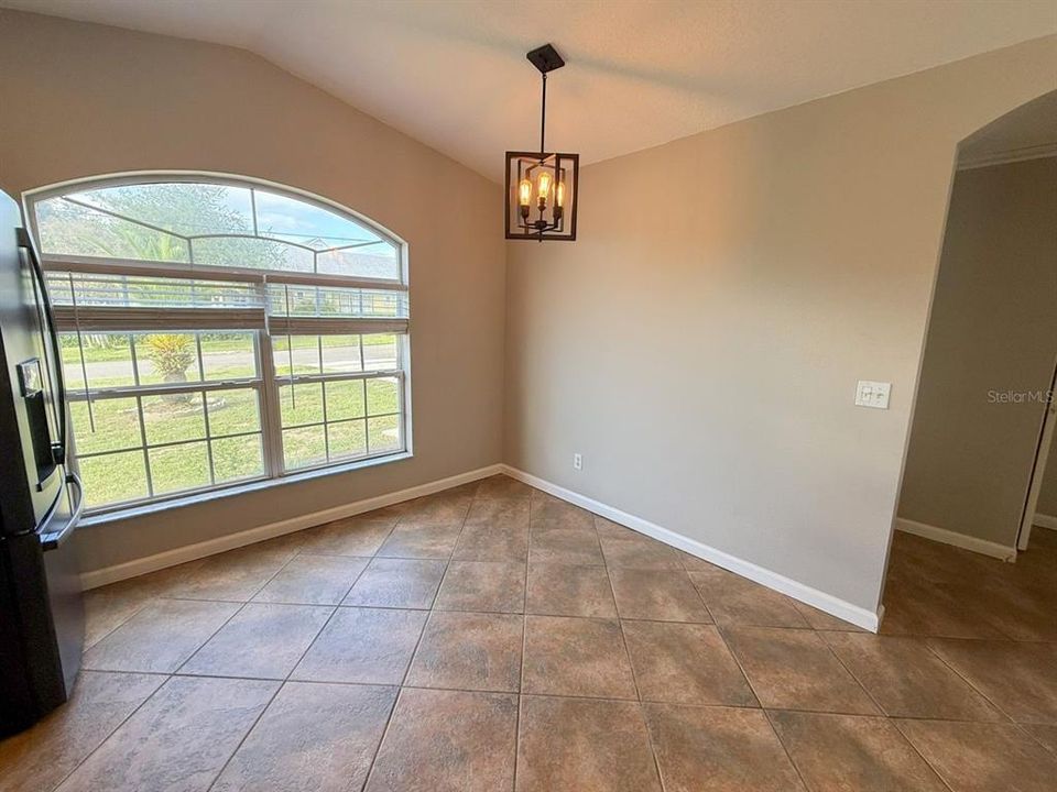 For Sale: $249,900 (3 beds, 2 baths, 1376 Square Feet)