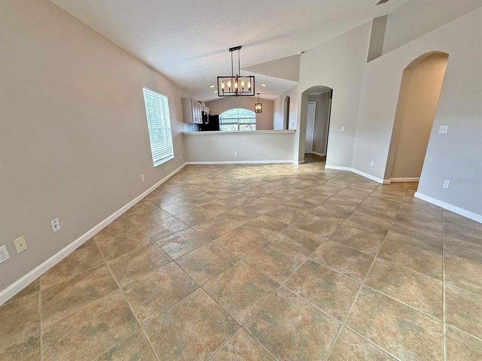 For Sale: $249,900 (3 beds, 2 baths, 1376 Square Feet)