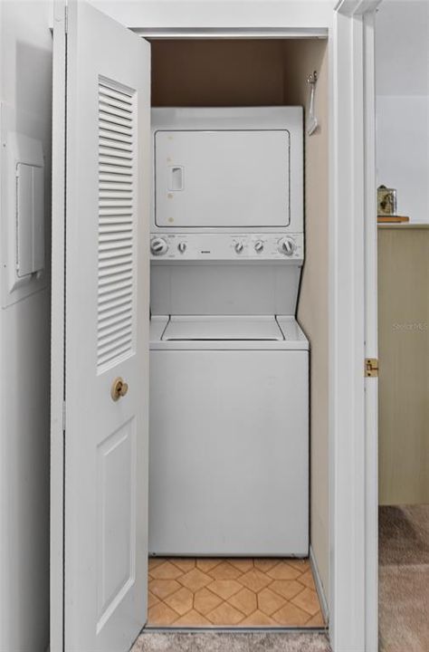 For Sale: $159,900 (2 beds, 2 baths, 1064 Square Feet)