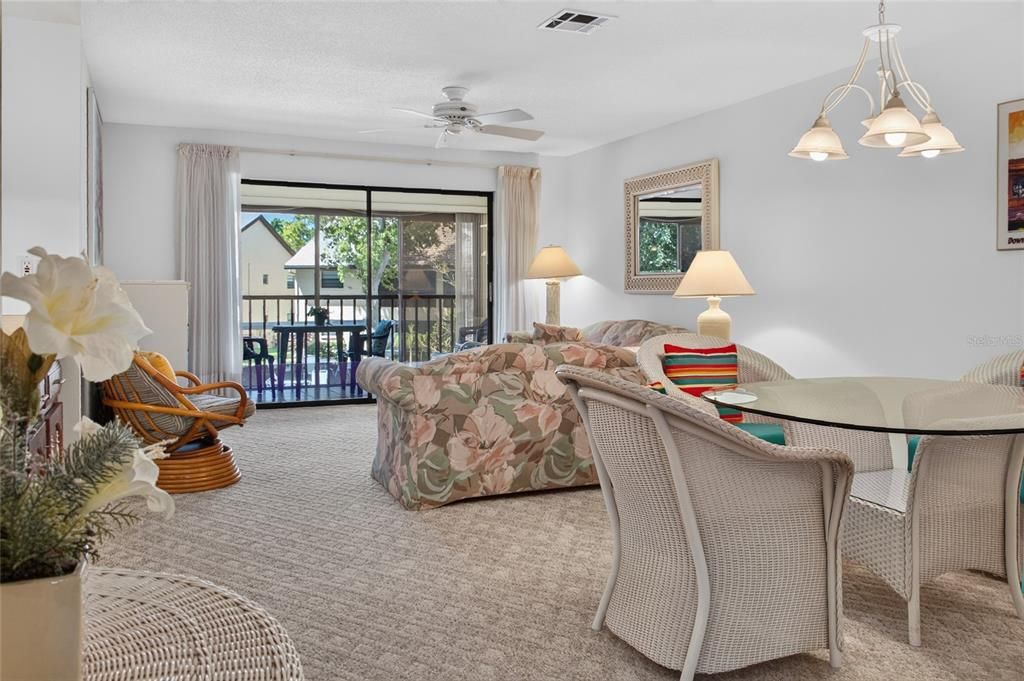 For Sale: $159,900 (2 beds, 2 baths, 1064 Square Feet)