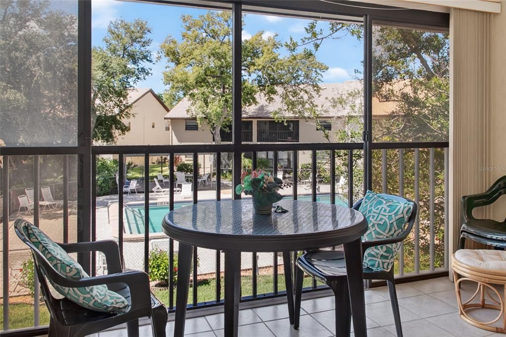 For Sale: $159,900 (2 beds, 2 baths, 1064 Square Feet)