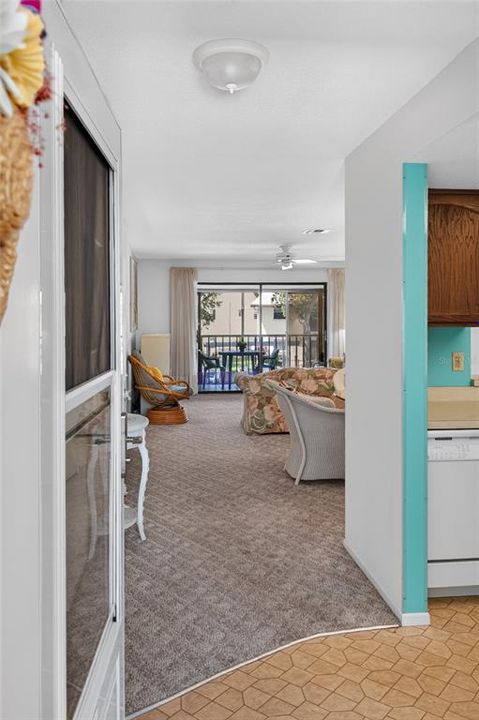 For Sale: $159,900 (2 beds, 2 baths, 1064 Square Feet)