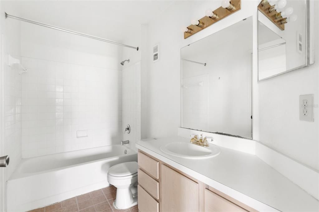En Venta: $149,900 (2 camas, 2 baños, 1127 Pies cuadrados)