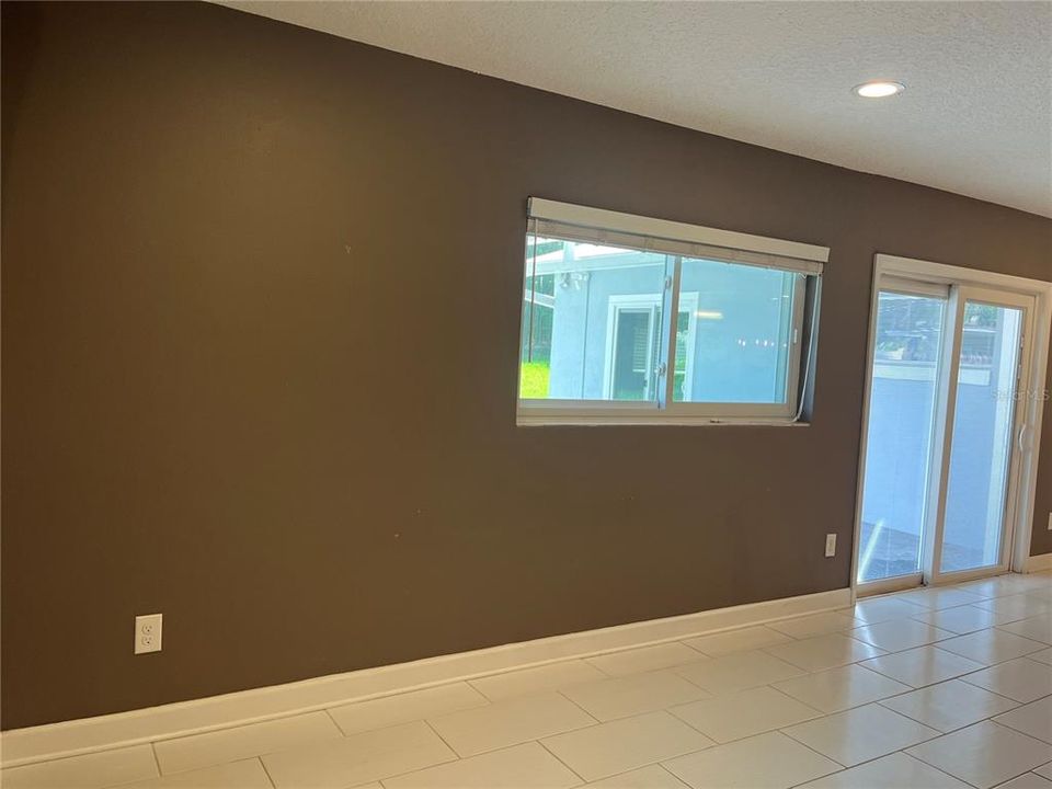 For Rent: $2,932 (3 beds, 2 baths, 1517 Square Feet)
