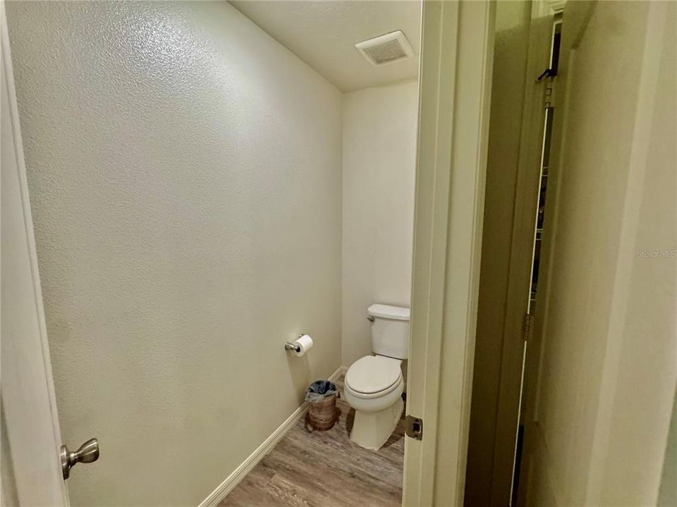 На продажу: $399,000 (4 спален, 2 ванн, 3096 Квадратных фут)