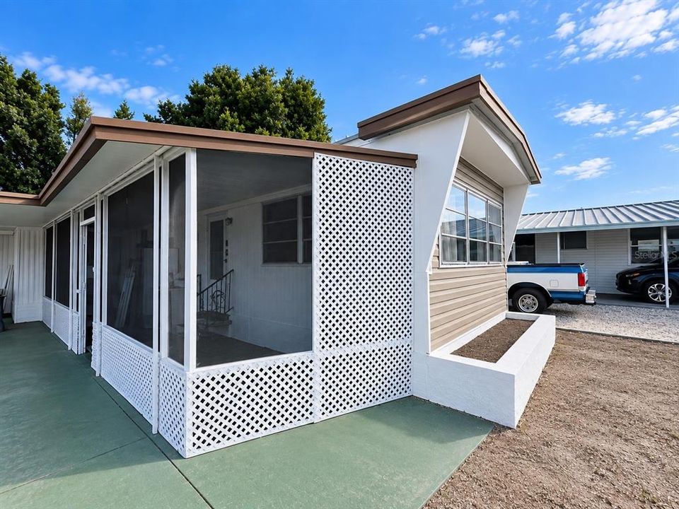 For Sale: $99,000 (2 beds, 1 baths, 674 Square Feet)