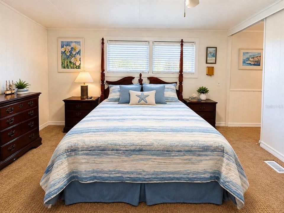 For Sale: $99,000 (2 beds, 1 baths, 674 Square Feet)
