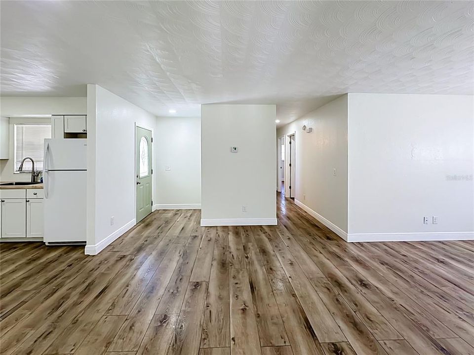 For Sale: $209,000 (3 beds, 1 baths, 1498 Square Feet)